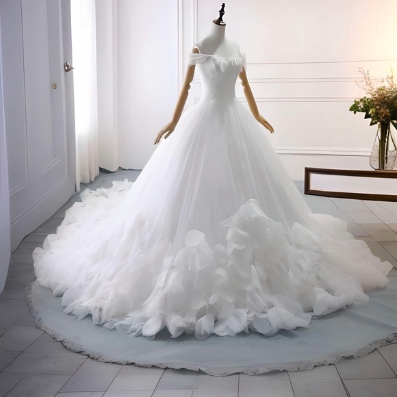 Handmade Wedding Dress Tulle Floral butterfly Appliqués, Feather Bust Long Train - Picture 4 of 17